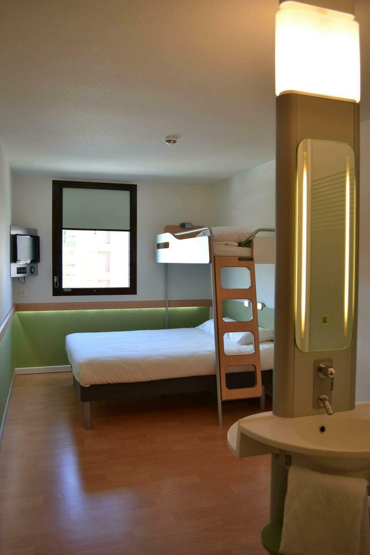 Ibis Budget Sucy En Brie מראה חיצוני תמונה